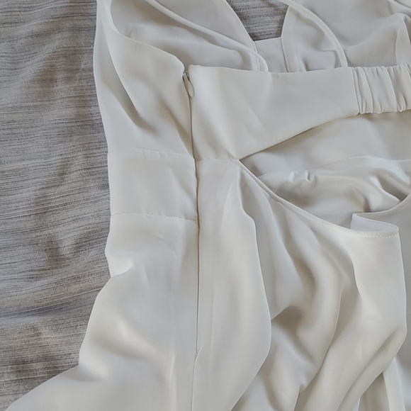 White Strappy & Flowy Express Top - Picture 6 of 8